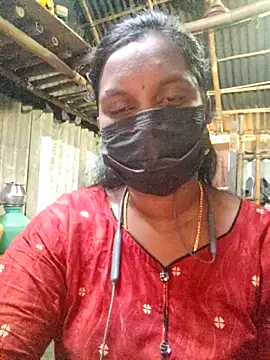 Snapshot of Tamildivya18 chatting on 11-01-25, 04:14 Tamildivya18 online show from 11-01-25, 04:14