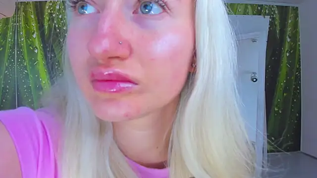 HollyTailors online show from 09-29-25, 05:23