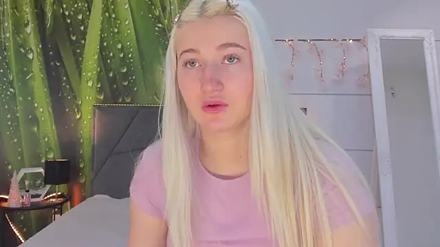 HollyTailors online show from 02-08-26, 06:06