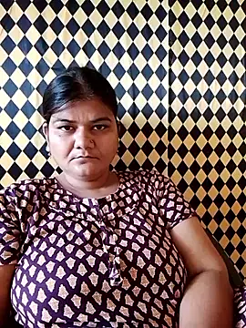 Snapshot of Meenu_tiwari chatting on 09-19-25, 06:48 Meenu tiwari online show from 09-19-25, 06:48