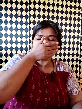 Snapshot of Meenu_tiwari chatting on 09-23-25, 09:45 Meenu tiwari online show from 09-23-25, 09:45