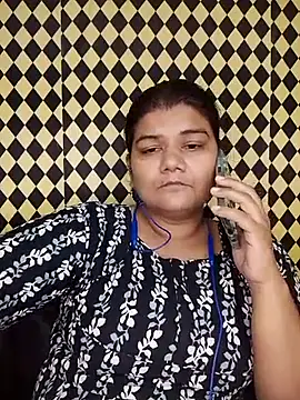 Snapshot of Meenu_tiwari chatting on 09-30-25, 08:03 Meenu tiwari online show from 09-30-25, 08:03