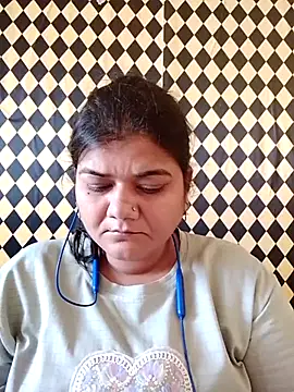 Snapshot of Meenu_tiwari chatting on 10-03-25, 09:28 Meenu tiwari online show from 10-03-25, 09:28