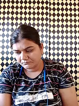 Snapshot of Meenu_tiwari chatting on 10-07-25, 11:29 Meenu tiwari online show from 10-07-25, 11:29