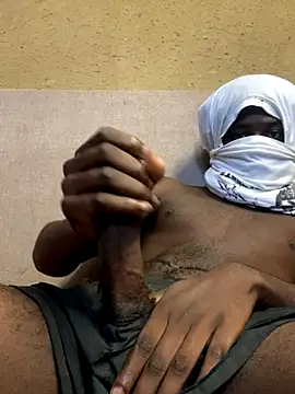 Snapshot of BritishSlither2257_iml chatting on 11-16-25, 10:10 BritishSlither2257 iml online show from 11-16-25, 10:10