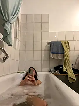 Emilia Mausi online show from 11-04-25, 08:08