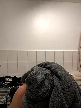 Emilia Mausi online show from 11-06-25, 08:32