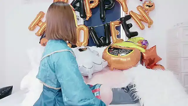 Rina 72 online show from 10-30-25, 04:47