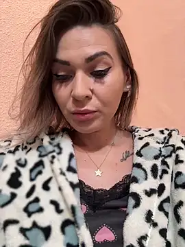 iSelena online show from 09-27-25, 07:46