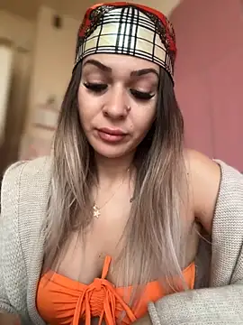 iSelena online show from 11-26-25, 05:52