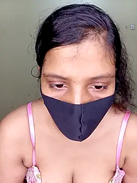 Rose-luckey online show from 10-15-25, 06:02