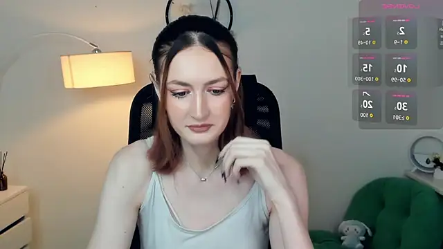 Snapshot of EasterBlink chatting on 11-20-25, 10:48 EasterBlink online show from 11-20-25, 10:48