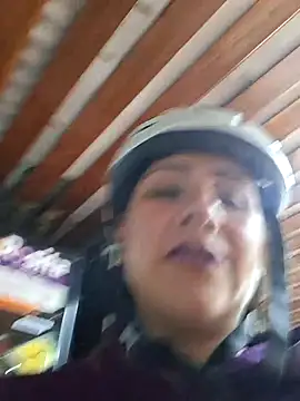 Snapshot of CAROLINE__07 chatting on 09-17-25, 12:18 CAROLINE 07 online show from 09-17-25, 12:18