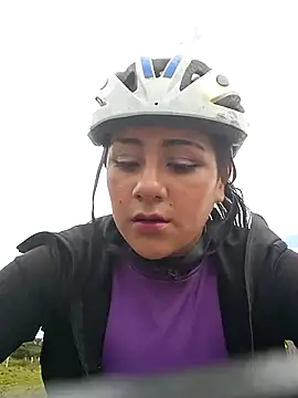 Snapshot of CAROLINE__07 chatting on 09-24-25, 01:47 CAROLINE 07 online show from 09-24-25, 01:47