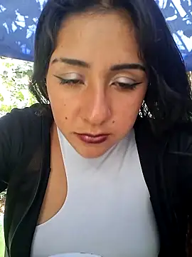 Snapshot of CAROLINE__07 chatting on 09-25-25, 04:21 CAROLINE 07 online show from 09-25-25, 04:21