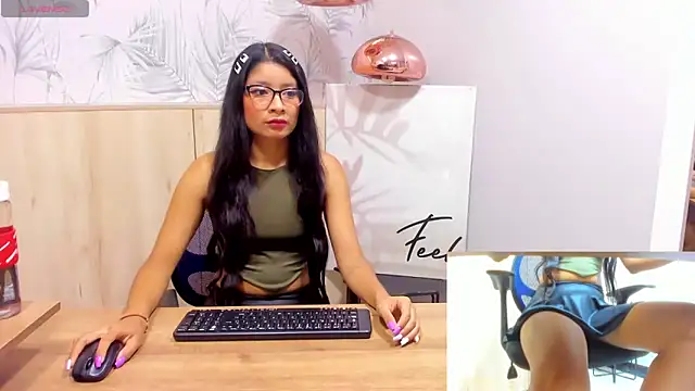 MelanyWayne  online show from 11-13-25, 07:13