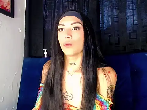 Snapshot of Megan_Gil_ chatting on 12-16-25, 10:37 Megan Gil online show from 12-16-25, 10:37