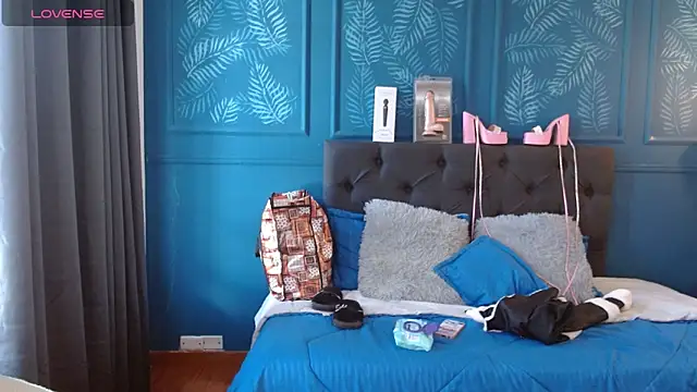 zohet kriss online show from 04-25-26, 08:28