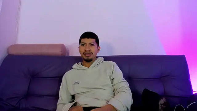 Snapshot of AxelAndJeremy chatting on 09-09-25, 03:28 AxelAndJeremy online show from 09-09-25, 03:28