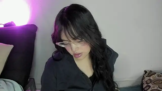 Snapshot of caro_lina20 chatting on 03-05-26, 05:31 caro lina20 online show from 03-05-26, 05:31