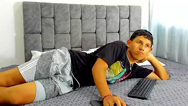 Felipe Gonzales online show from 10-15-25, 07:25
