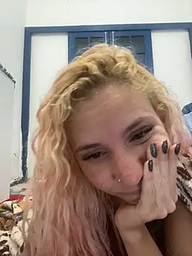 Snapshot of Bruna551 chatting on 10-03-25, 03:58 Bruna551 online show from 10-03-25, 03:58