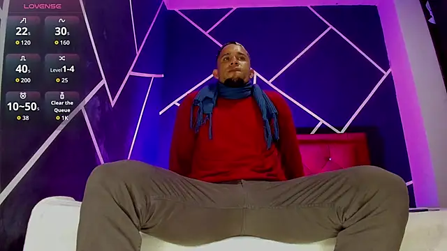 Snapshot of Massimo_Cruz chatting on 11-25-25, 08:31 Massimo Cruz online show from 11-25-25, 08:31