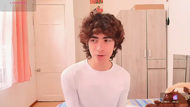 Nude Boy18 online show from 11-26-25, 03:57