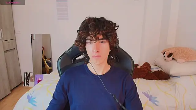 Nude Boy18 online show from 03-06-26, 08:16