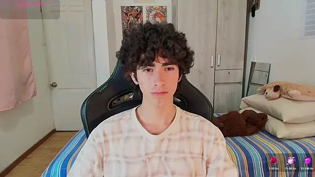 Nude Boy18 online show from 04-12-26, 06:07