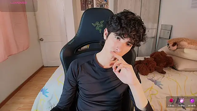 Nude Boy18 online show from 05-30-26, 10:29