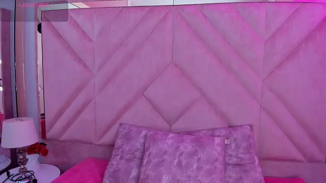 SofiJones  online show from 09-25-25, 09:40