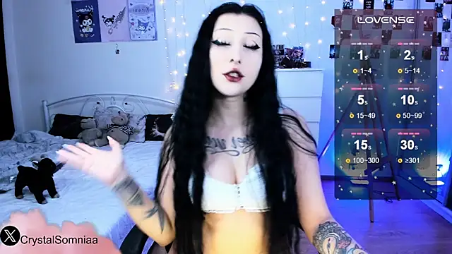 Snapshot of Crystal_somnia chatting on 10-23-25, 04:23 Crystal somnia online show from 10-23-25, 04:23