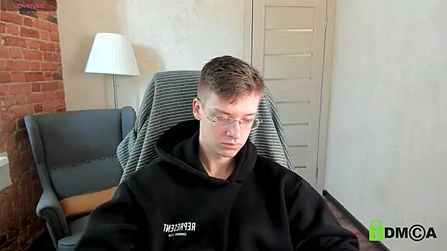 Snapshot of Harm_Dick chatting on 09-28-25, 11:37 Harm Dick online show from 09-28-25, 11:37