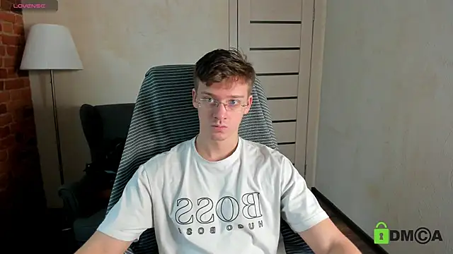 Snapshot of Harm_Dick chatting on 10-31-25, 10:38 Harm Dick online show from 10-31-25, 10:38