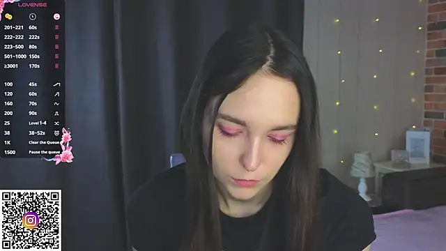 Snapshot of SoftieDream chatting on 11-29-25, 06:27 SoftieDream online show from 11-29-25, 06:27