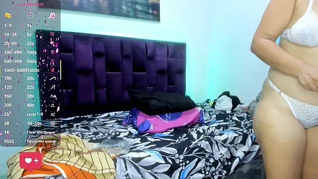 Alicia Whitee online show from 03-17-26, 10:29