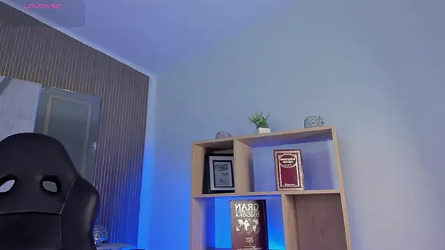 Axel grey  online show from 04-25-26, 12:30