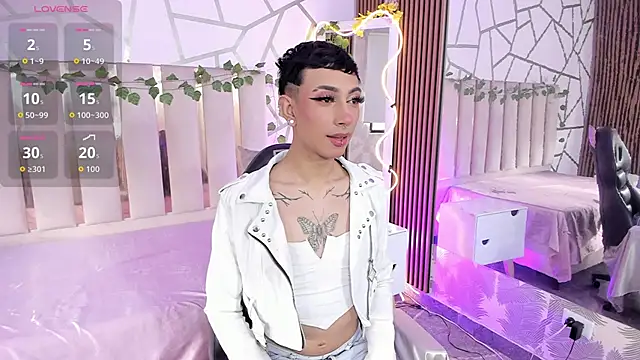 Snapshot of CYRUS_TAY chatting on 06-19-26, 07:50 CYRUS TAY online show from 06-19-26, 07:50