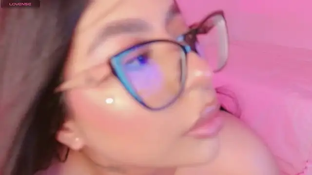 Snapshot of SophiieEvanss chatting on 07-14-26, 03:33 SophiieEvanss online show from 07-14-26, 03:33