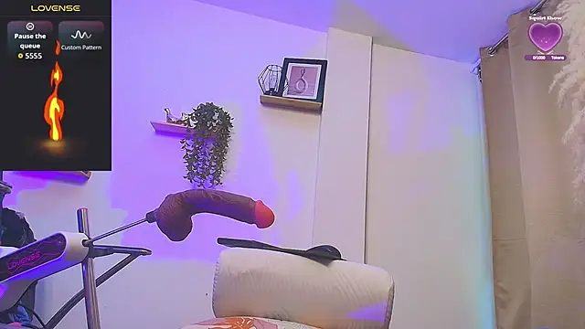 Snapshot of LindaaEvanss chatting on 09-21-25, 06:20 LindaaEvanss online show from 09-21-25, 06:20