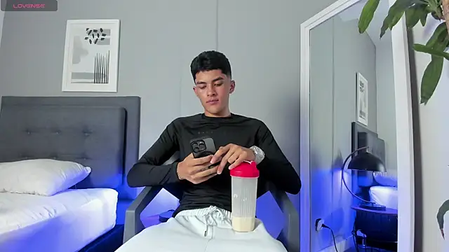 Tylerffoxx online show from 09-22-25, 09:17