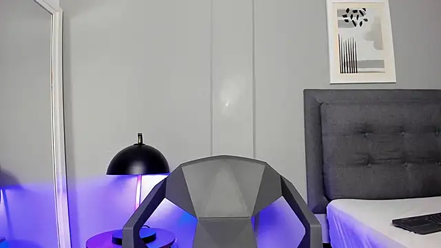 Tylerffoxx online show from 11-24-25, 07:35