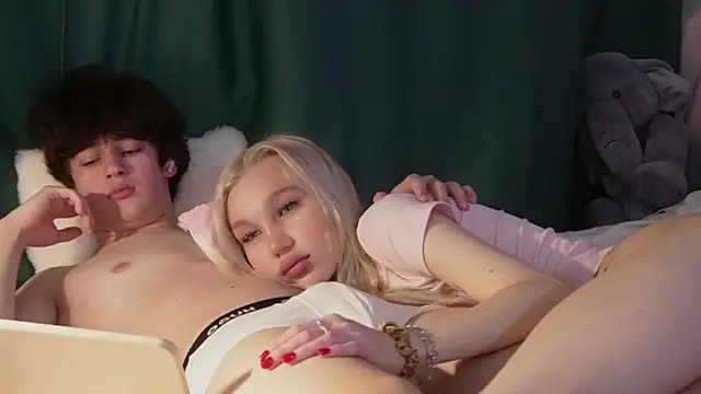 cuteleraay online show from 04-27-26, 05:55