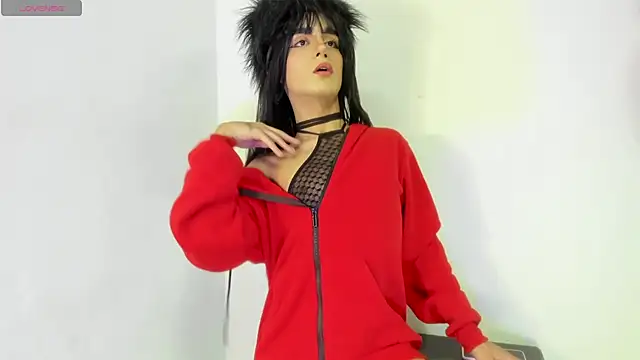 Snapshot of IviMiller@xh chatting on 12-17-25, 01:39 IviMillerxh online show from 12-17-25, 01:39