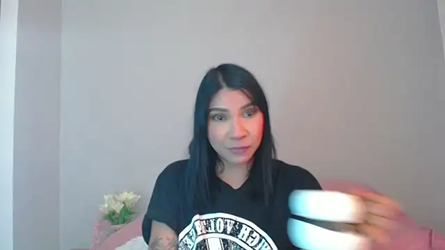 Snapshot of Laura-angeel chatting on 09-08-25, 07:46 Laura-angeel online show from 09-08-25, 07:46