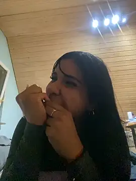 Snapshot of Laura-angeel chatting on 10-04-25, 08:51 Laura-angeel online show from 10-04-25, 08:51