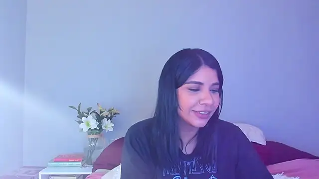 Laura-angeel online show from 12-02-25, 09:10