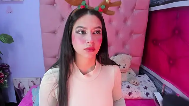 Megan Luxe online show from 10-24-25, 03:36