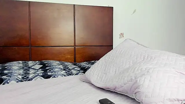 marie pourtoii online show from 12-19-25, 01:01